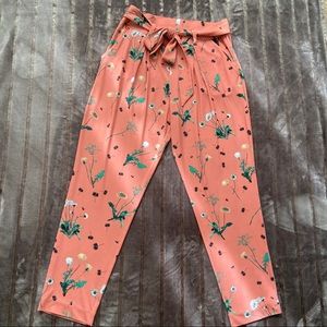 Tapered floral pants Sz M